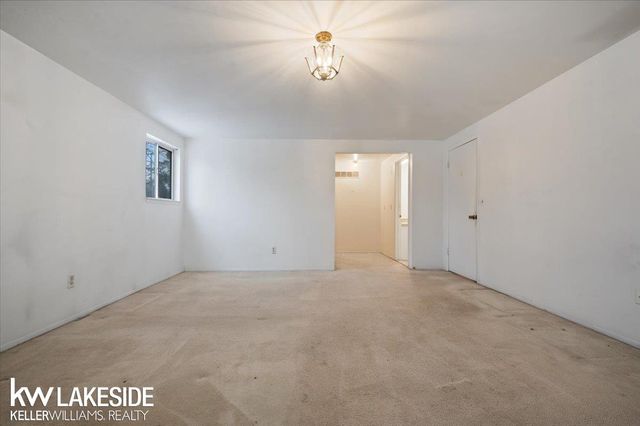 123 Nottingham Court, Troy, MI 48085