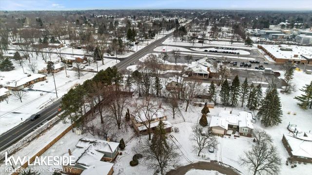 123 Nottingham Court, Troy, MI 48085