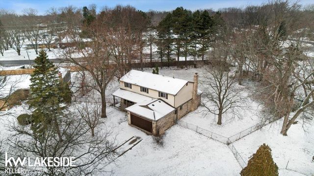 123 Nottingham Court, Troy, MI 48085