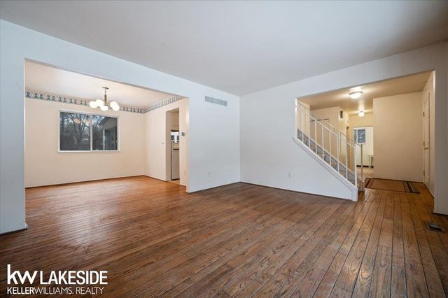 123 Nottingham Court, Troy, MI 48085