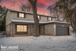 123 Nottingham Court, Troy, MI 48085