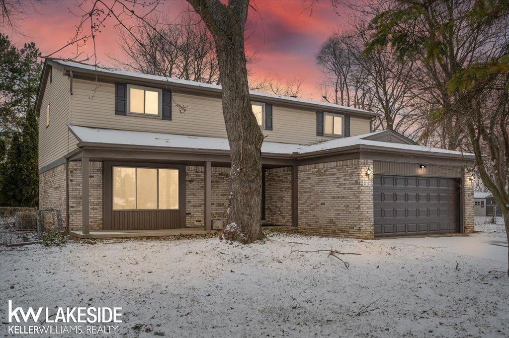 123 Nottingham Court, Troy, MI 48085