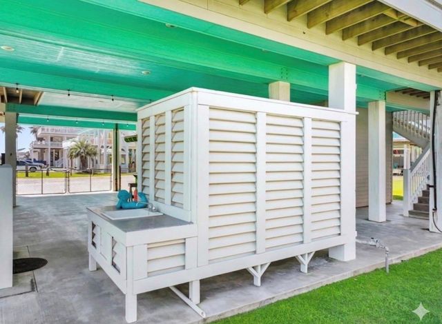 878 Surf Road, Crystal Beach, TX 77650