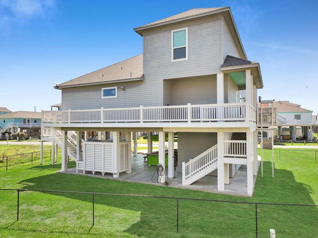 878 Surf Road, Crystal Beach, TX 77650