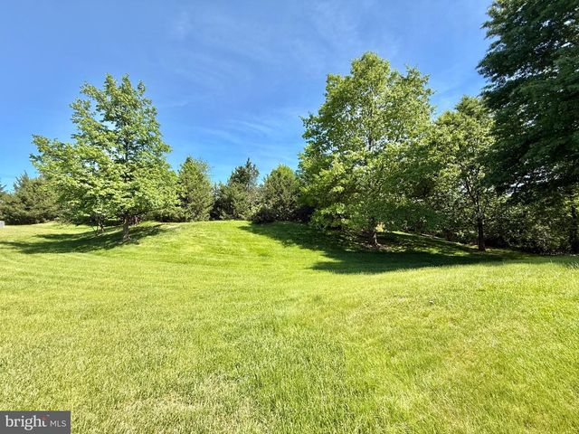 73 MEADOWLARK DR, Hamilton, NJ 08690