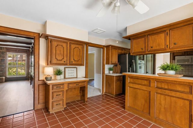 2210 Laurel Hill Drive, Kingwood, TX 77339