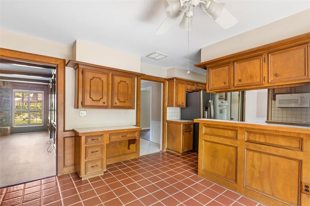 2210 Laurel Hill Drive, Kingwood, TX 77339