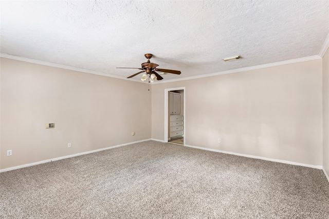 2210 Laurel Hill Drive, Kingwood, TX 77339
