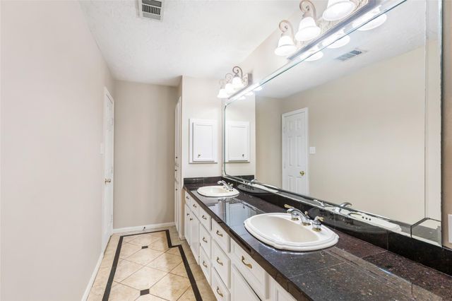 2210 Laurel Hill Drive, Kingwood, TX 77339