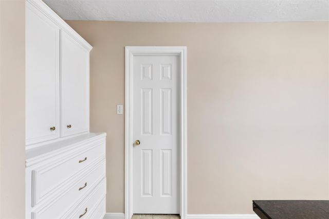 2210 Laurel Hill Drive, Kingwood, TX 77339