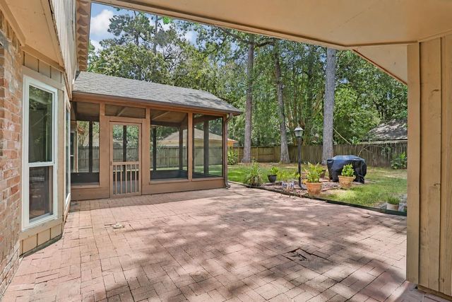 2210 Laurel Hill Drive, Kingwood, TX 77339