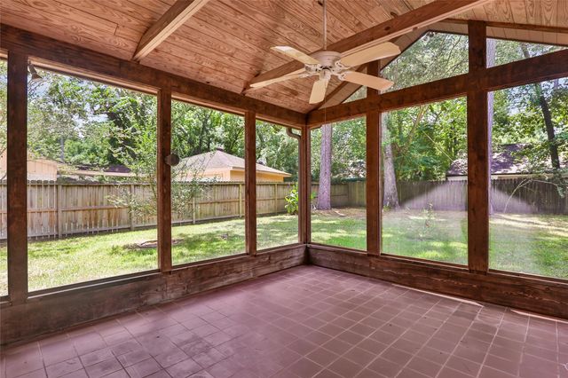 2210 Laurel Hill Drive, Kingwood, TX 77339