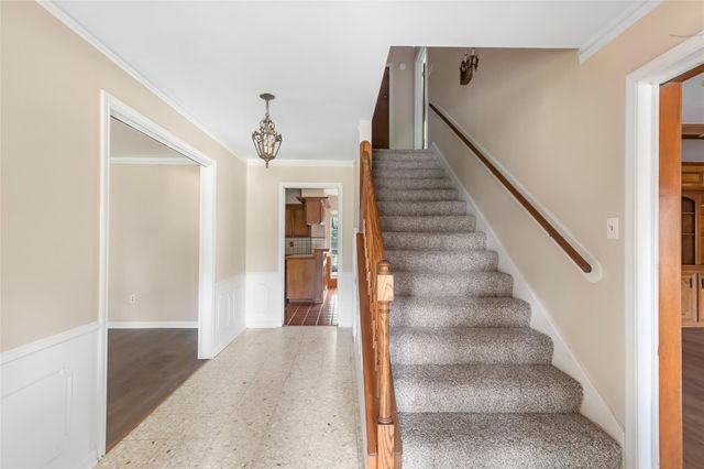 2210 Laurel Hill Drive, Kingwood, TX 77339