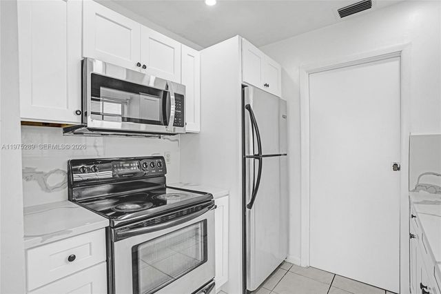 215 NW 12th Ct, Dania Beach, FL 33004