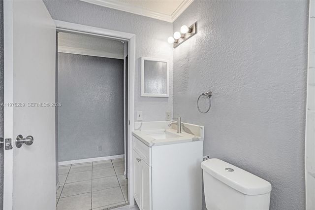 215 NW 12th Ct, Dania Beach, FL 33004