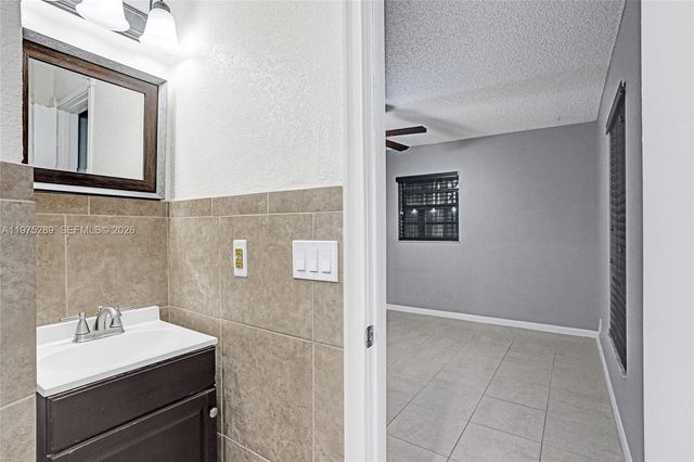 215 NW 12th Ct, Dania Beach, FL 33004