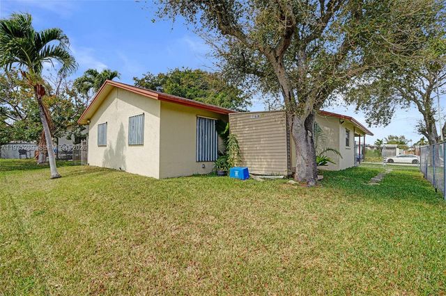 215 NW 12th Ct, Dania Beach, FL 33004