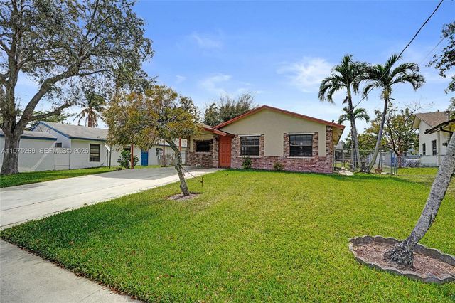 215 NW 12th Ct, Dania Beach, FL 33004