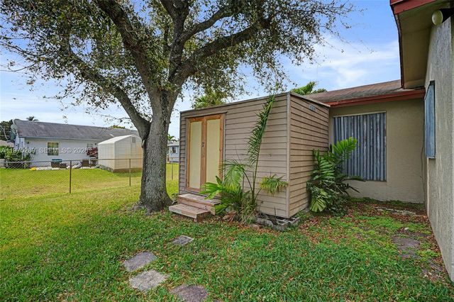 215 NW 12th Ct, Dania Beach, FL 33004