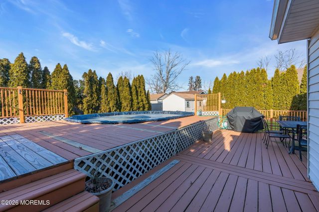 83 Seawood Drive, Keyport, NJ 07735