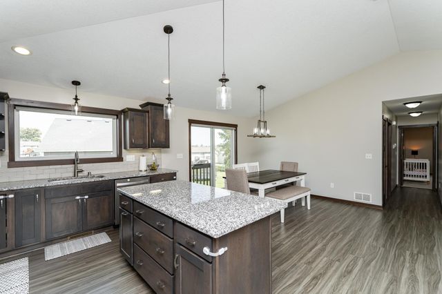 1421 Tunbridge Place NE, Byron, MN 55920