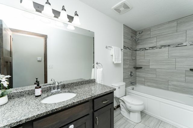 1421 Tunbridge Place NE, Byron, MN 55920