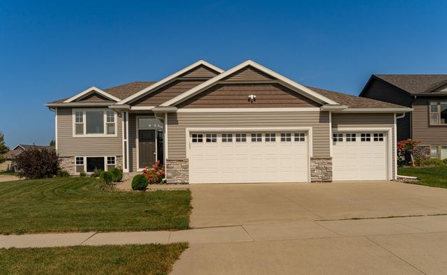 1421 Tunbridge Place NE, Byron, MN 55920