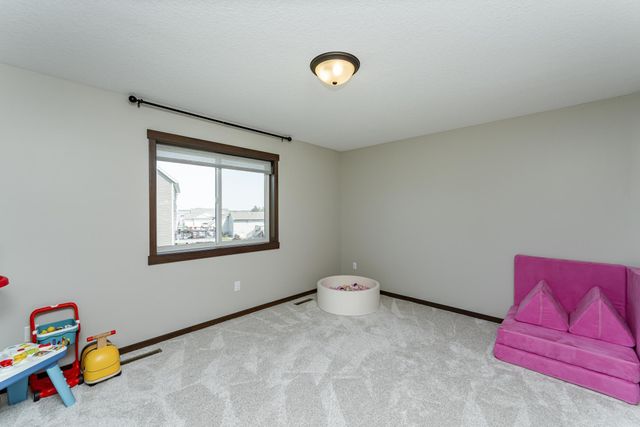 1421 Tunbridge Place NE, Byron, MN 55920