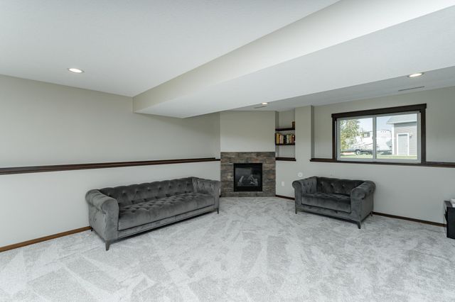 1421 Tunbridge Place NE, Byron, MN 55920