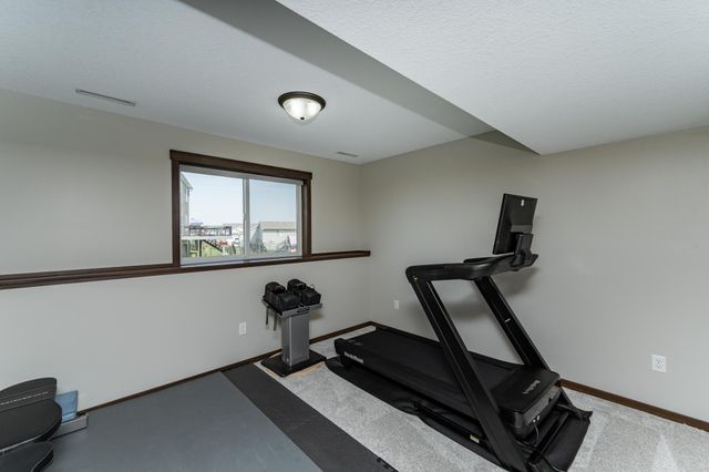 1421 Tunbridge Place NE, Byron, MN 55920