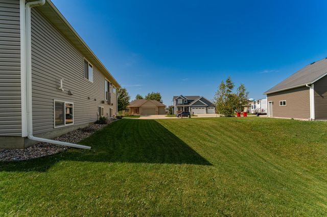 1421 Tunbridge Place NE, Byron, MN 55920