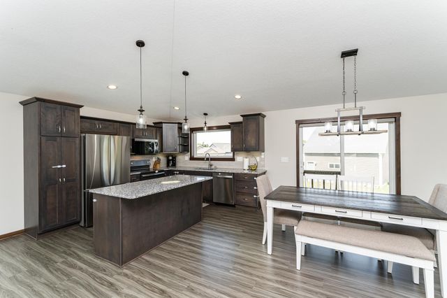 1421 Tunbridge Place NE, Byron, MN 55920