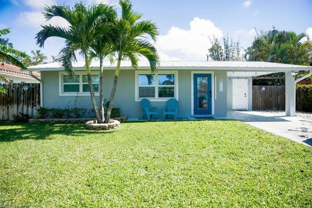 560 E Valley DR, BONITA SPRINGS, FL 34134 — exterior