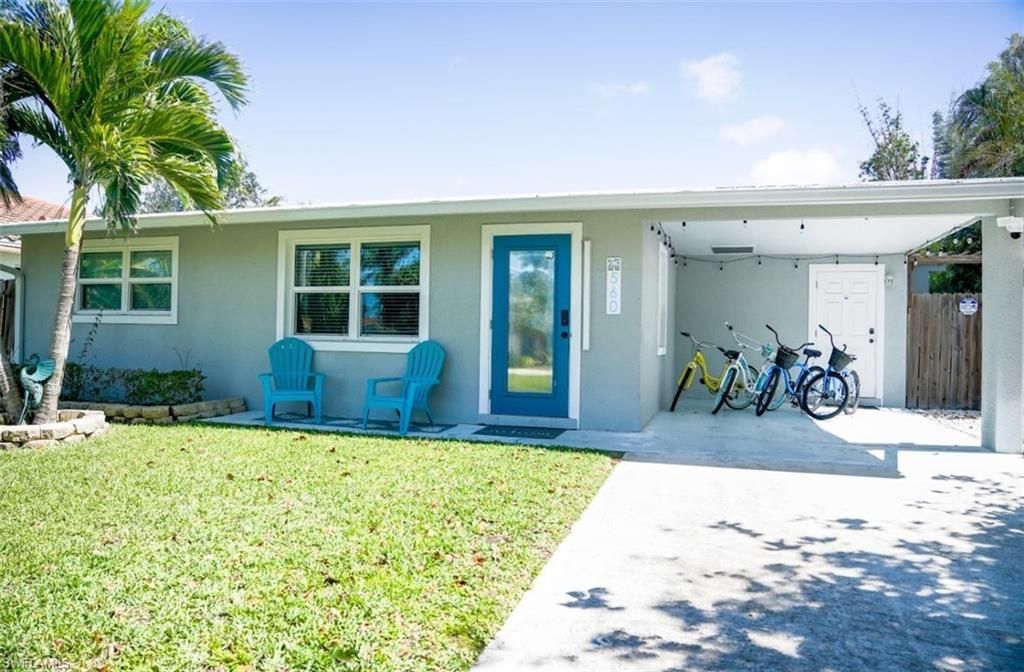 560 E Valley DR, BONITA SPRINGS, FL 34134 — photo 2