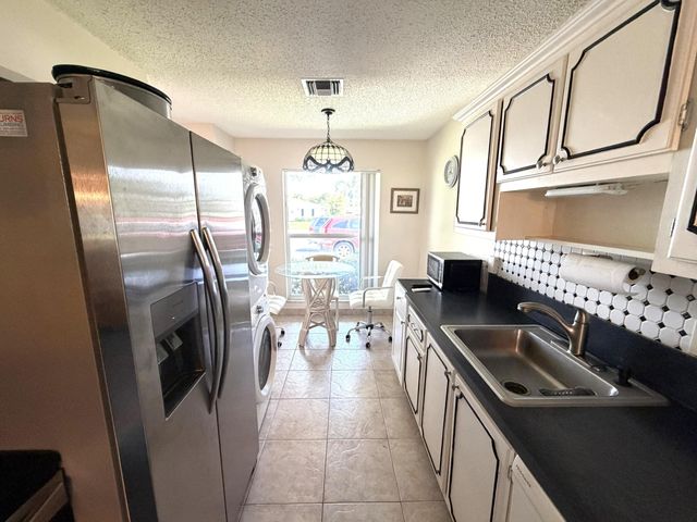 2541 Red Hibiscus Boulevard 31-B, Delray Beach, FL 33445