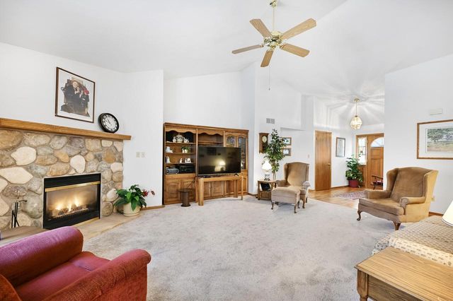 S77W16864 Casey DRIVE, Muskego, WI 53150