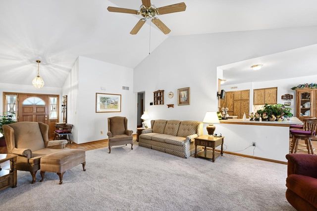 S77W16864 Casey DRIVE, Muskego, WI 53150