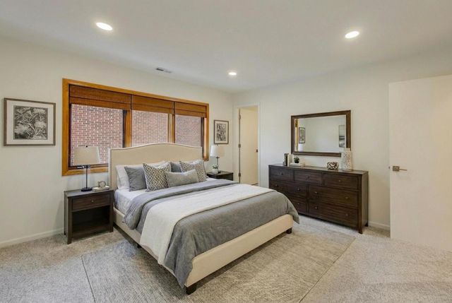 1209 E Davis Street E 3, Arlington Heights, IL 60005