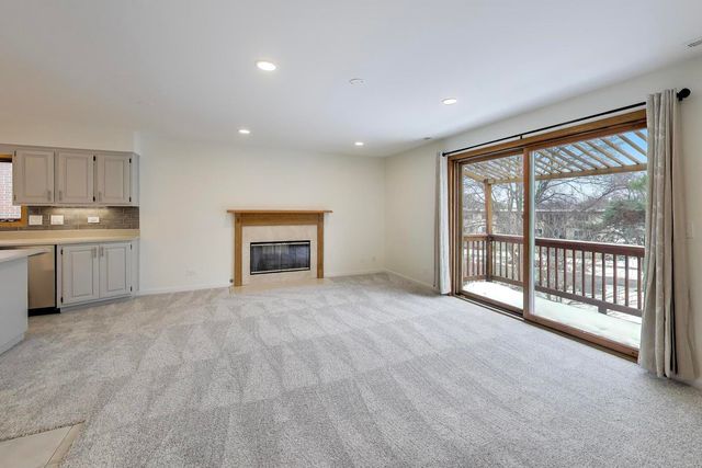 1209 E Davis Street E 3, Arlington Heights, IL 60005