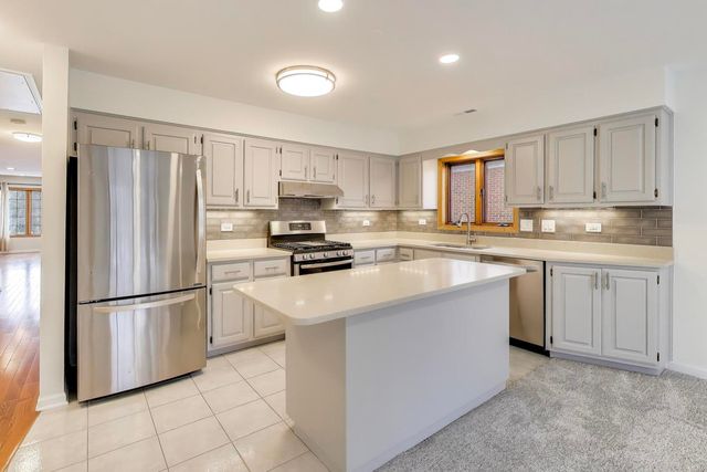 1209 E Davis Street E 3, Arlington Heights, IL 60005