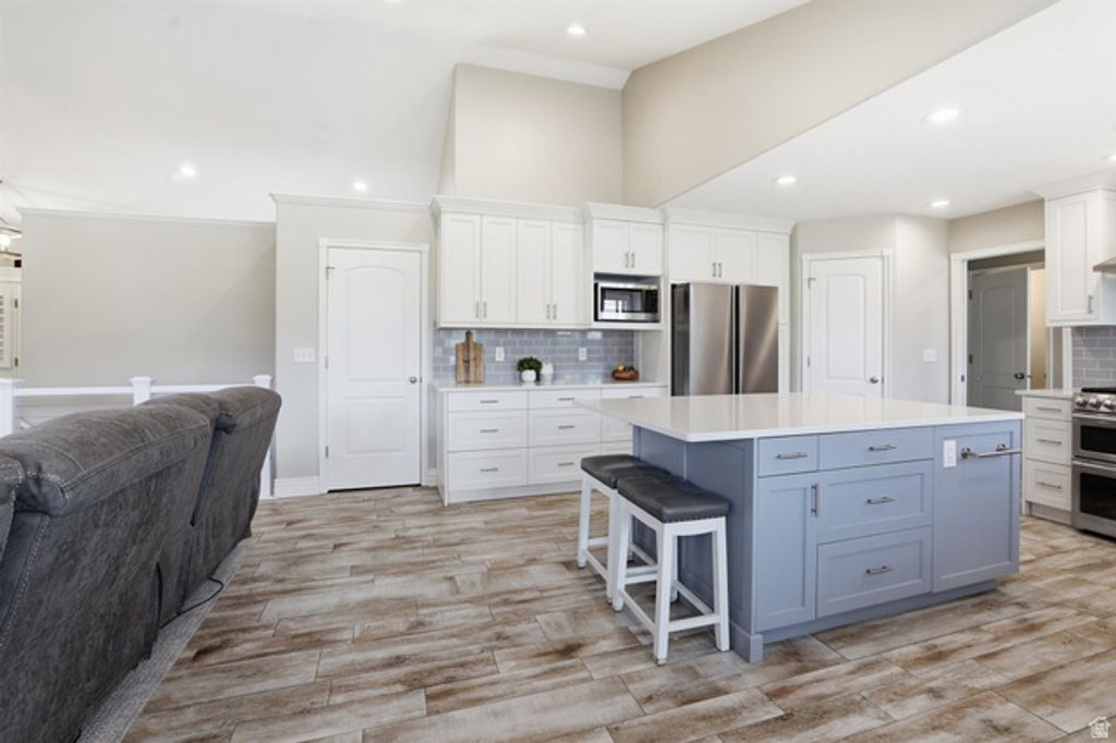 Image 12 of property listing at 2026 W RANCH RD, Farmington, UT 84025