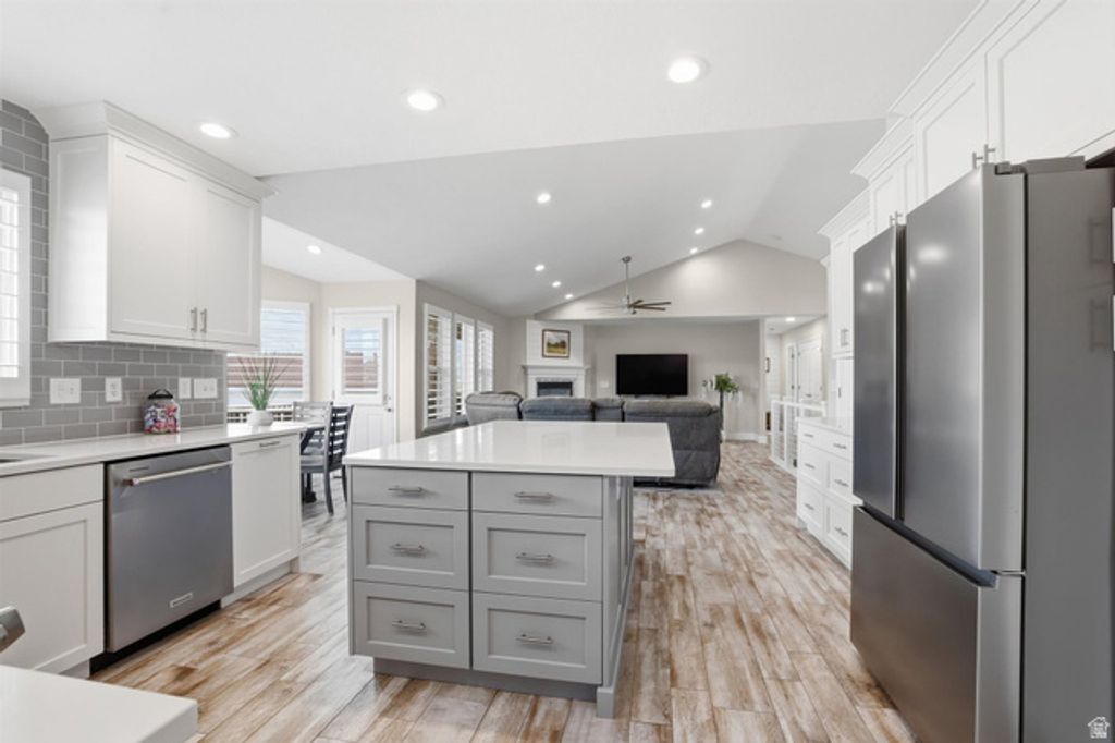 Image 17 of property listing at 2026 W RANCH RD, Farmington, UT 84025