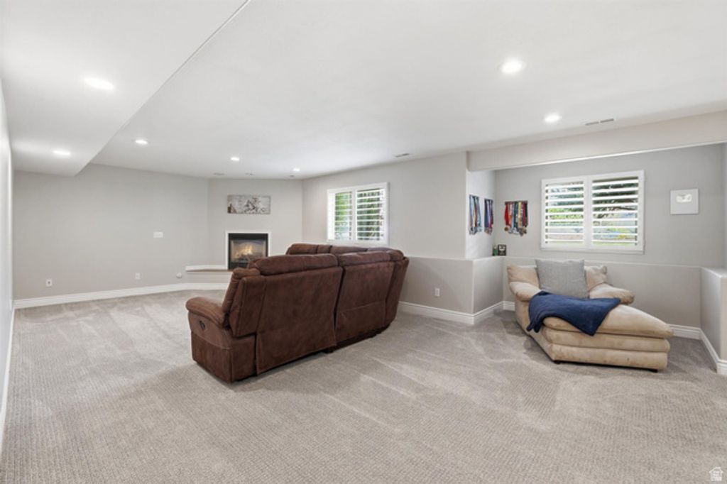 Image 21 of property listing at 2026 W RANCH RD, Farmington, UT 84025