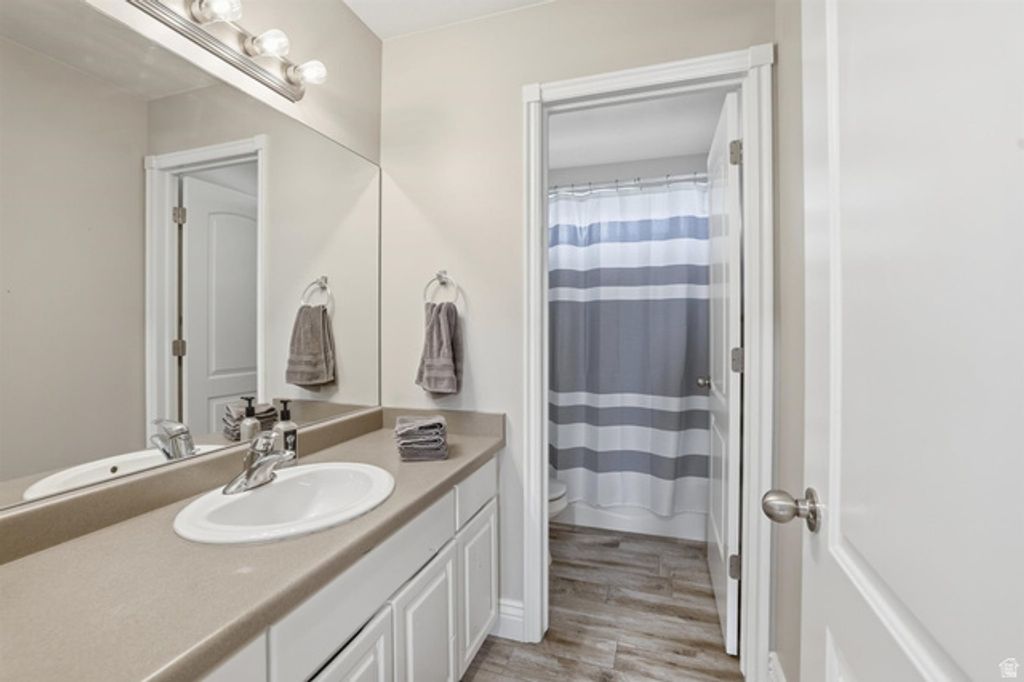 Image 39 of property listing at 2026 W RANCH RD, Farmington, UT 84025