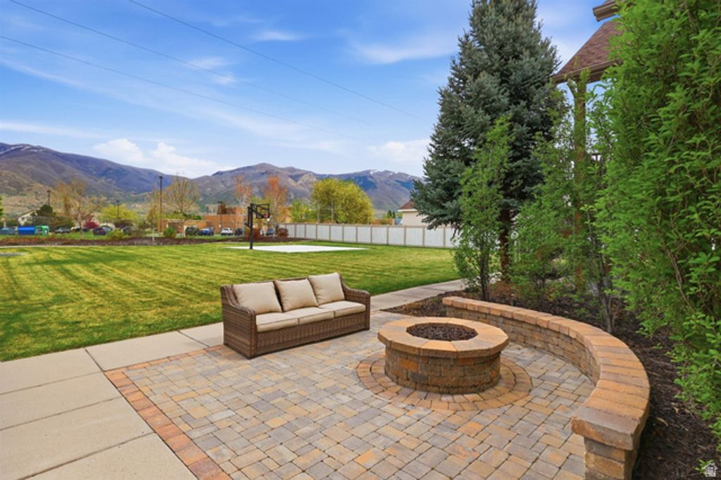Image 50 of property listing at 2026 W RANCH RD, Farmington, UT 84025