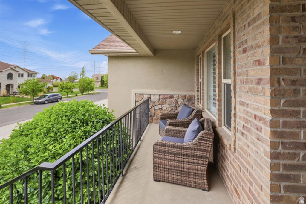 Image 58 of property listing at 2026 W RANCH RD, Farmington, UT 84025