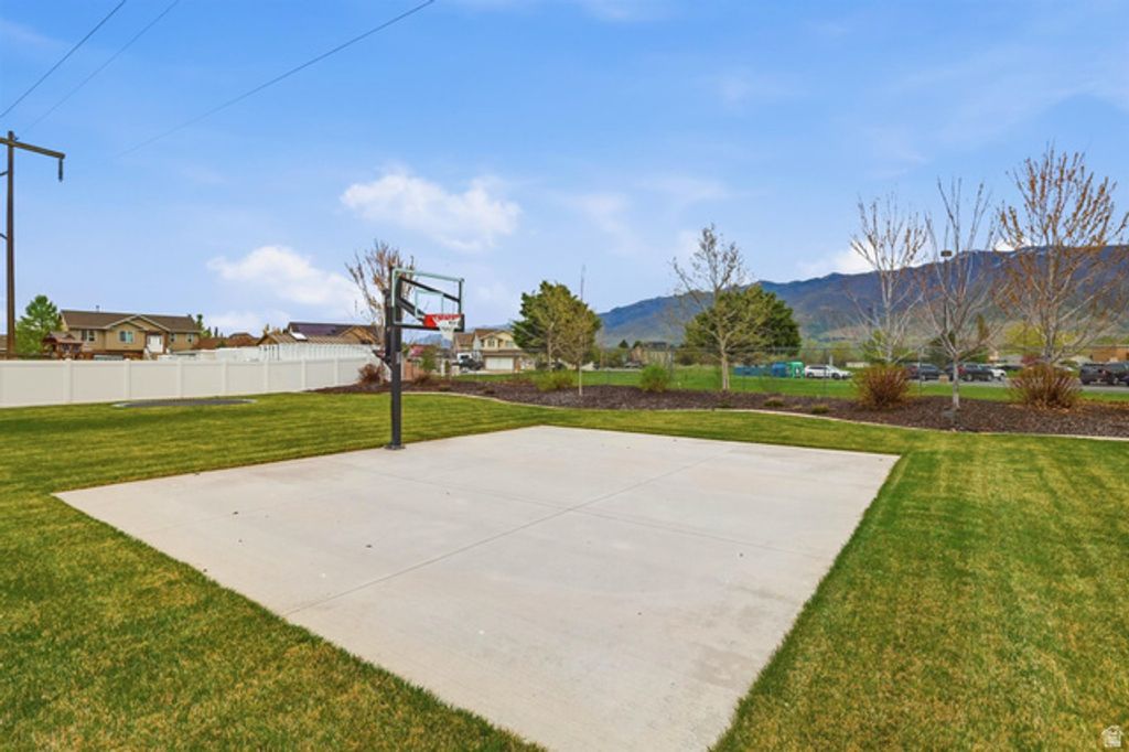 Image 62 of property listing at 2026 W RANCH RD, Farmington, UT 84025