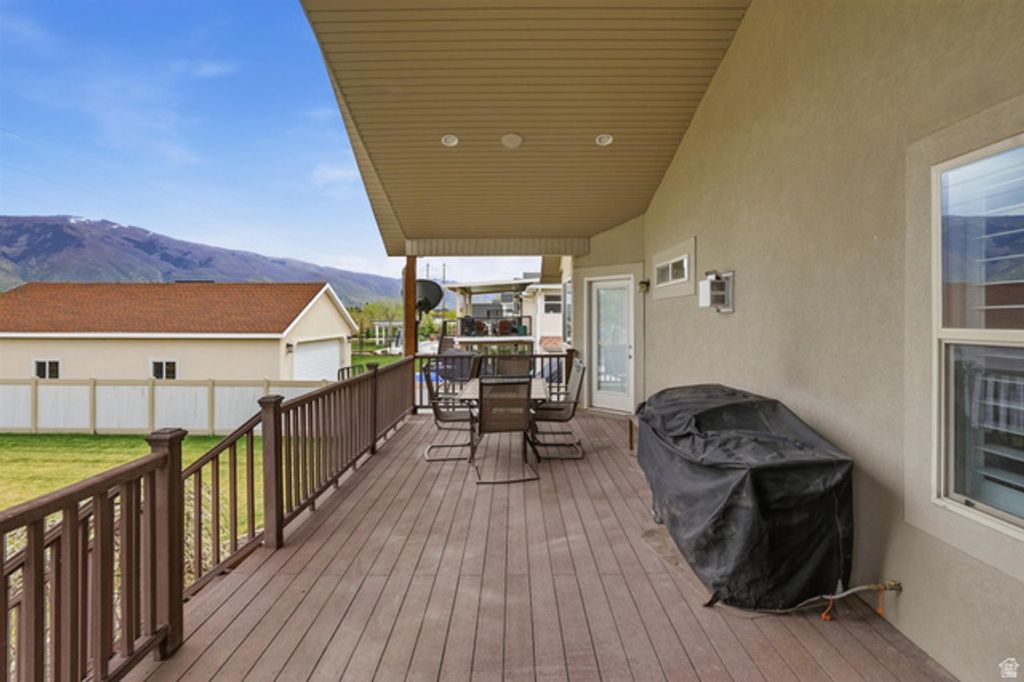 Image 65 of property listing at 2026 W RANCH RD, Farmington, UT 84025