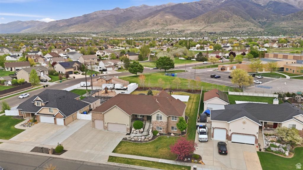 Image 73 of property listing at 2026 W RANCH RD, Farmington, UT 84025