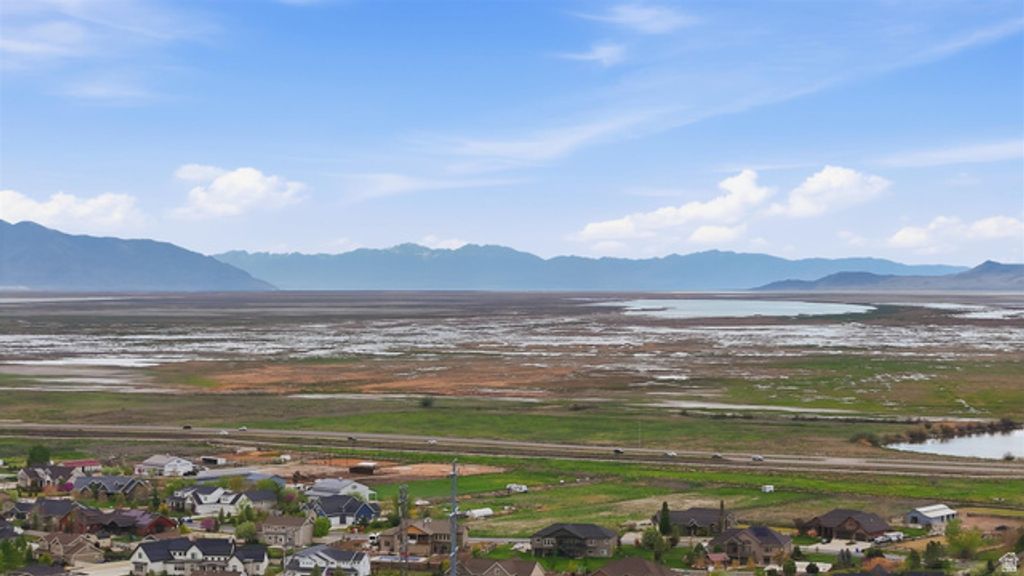 Image 74 of property listing at 2026 W RANCH RD, Farmington, UT 84025